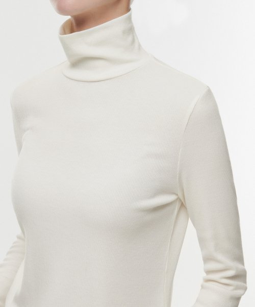 MUSINSA STANDARD WOMAN Ribbed Slim Turtle Neck T-Shirt