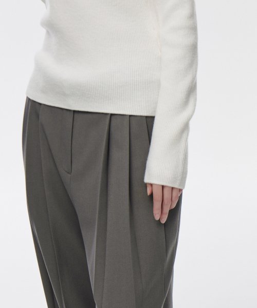 MUSINSA STANDARD WOMAN MUSINSA STANDARD WOMAN Women's Ribbed Slim Crew Neck Knit [Ivory]