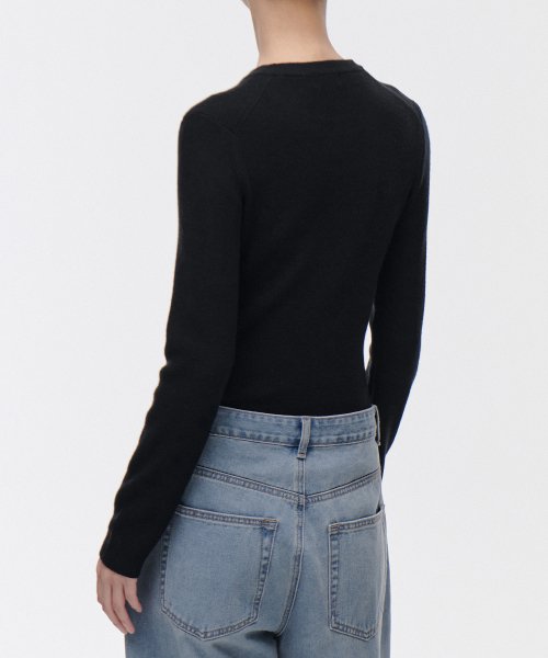 MUSINSA STANDARD WOMAN MUSINSA STANDARD WOMAN Women's Ribbed Slim Crew Neck Knit [Black]