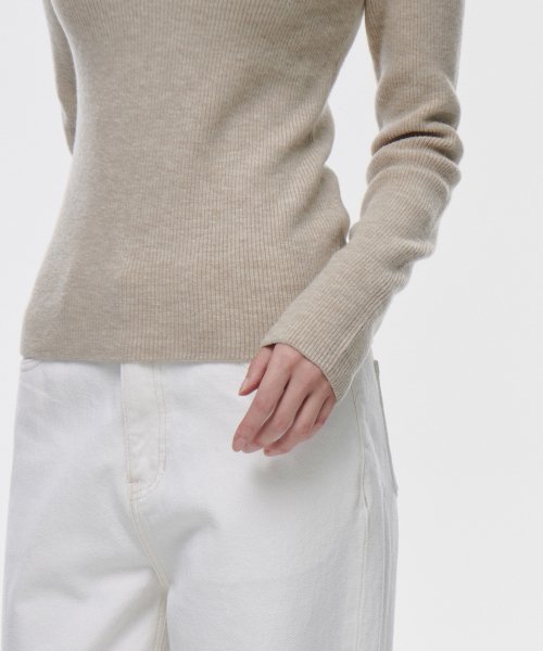 MUSINSA STANDARD WOMAN MUSINSA STANDARD WOMAN Women's Ribbed Slim Crew Neck Knit Light Beige