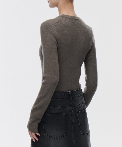MUSINSA STANDARD WOMAN MUSINSA STANDARD WOMAN Women's Ribbed Slim Crew Neck Knit [Taupe]