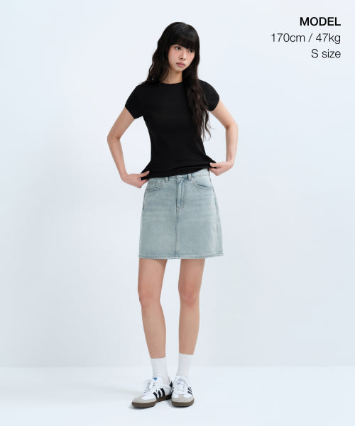 MUSINSA STANDARD WOMAN MUSINSA STANDARD WOMAN T-Shirt Slim Crew Neck [Black]