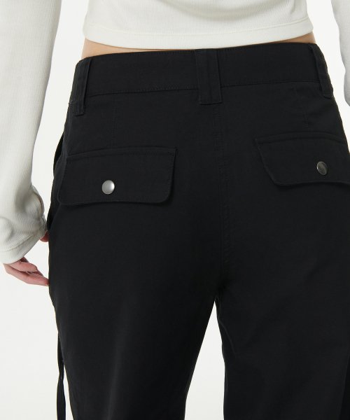 MUSINSA STANDARD WOMAN MUSINSA STANDARD WOMAN Women's Pants Semi Boot Cut Utility Cargo [Black]