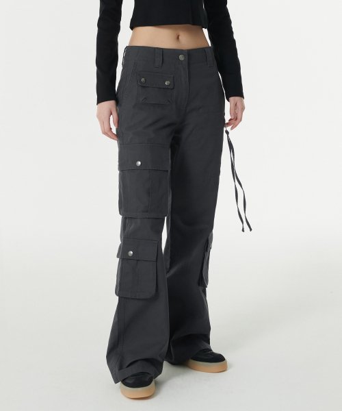 MUSINSA STANDARD WOMAN MUSINSA STANDARD WOMAN Women's Pants Semi Boot Cut Utility Cargo [Dark Gray]