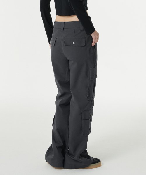 MUSINSA STANDARD WOMAN MUSINSA STANDARD WOMAN Women's Pants Semi Boot Cut Utility Cargo [Dark Gray]