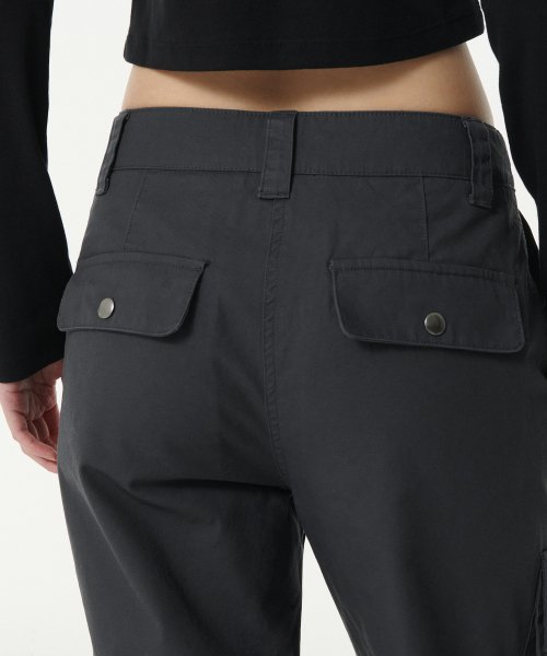 MUSINSA STANDARD WOMAN MUSINSA STANDARD WOMAN Women's Pants Semi Boot Cut Utility Cargo [Dark Gray]
