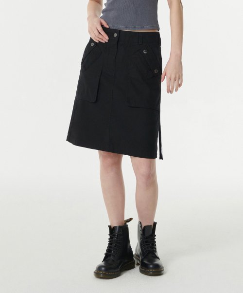 MUSINSA STANDARD WOMAN MUSINSA STANDARD WOMAN Women's Cargo Knee Length Skirt (Black)