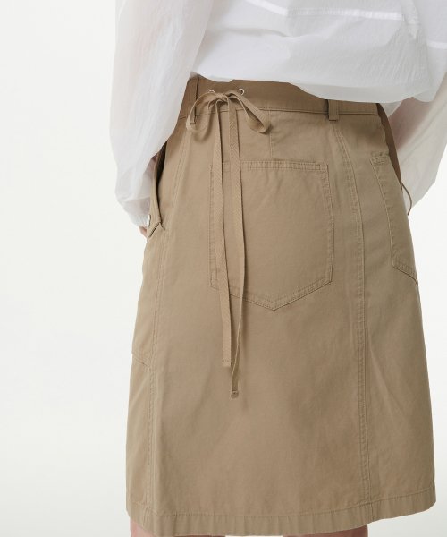 MUSINSA STANDARD WOMAN MUSINSA STANDARD WOMAN Cargo Knee Length Skirt (Beige)