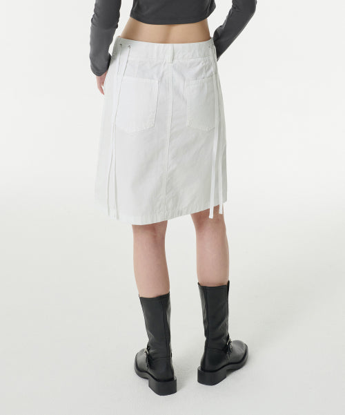 MUSINSA STANDARD WOMAN MUSINSA STANDARD WOMAN Cargo Knee Length Skirt (White)