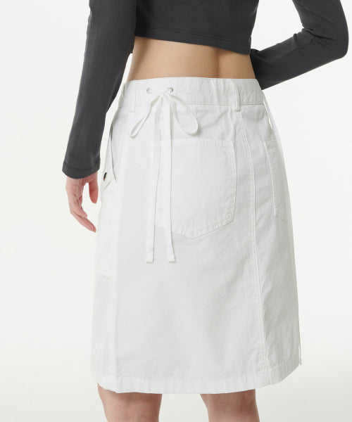 MUSINSA STANDARD WOMAN MUSINSA STANDARD WOMAN Cargo Knee Length Skirt (White)
