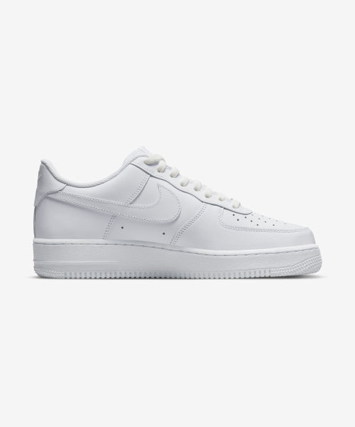 NIKE Nike Sneakers Size