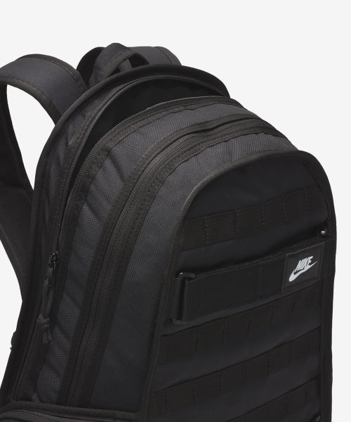 NIKE Nike Sportswear RPM Backpack 26L - Black: White