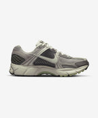 NIKE Nike Sneakers Cobblestone