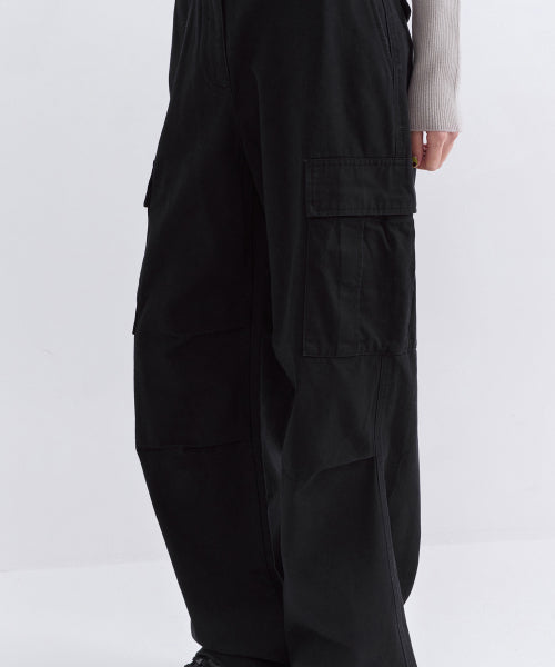 MUSINSA STANDARD WOMAN MUSINSA STANDARD WOMAN Women's Fleece Wide Cargo Pants (Black)