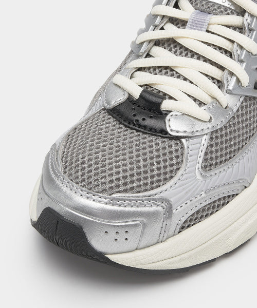 ADIDAS ADIDAS Adistar XLG Sneakers - Silver