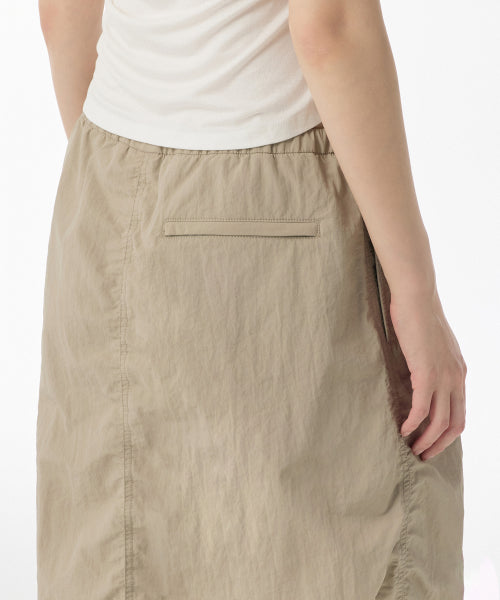 MUSINSA STANDARD WOMAN MUSINSA STANDARD WOMAN Nylon Parachute Skirt [Light Beige]
