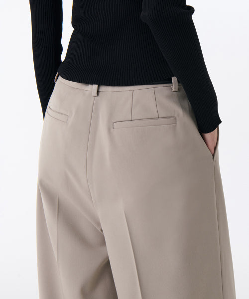 MUSINSA STANDARD WOMAN MUSINSA STANDARD WOMAN Slacks Low Waist Deep Tuck (Light Beige)