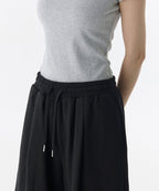 MUSINSA STANDARD WOMAN MUSINSA STANDARD WOMAN Women's One Tuck Bermuda Sweatpants [Black] Size