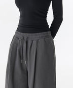 MUSINSA STANDARD WOMAN MUSINSA STANDARD WOMAN Women's One Tuck Bermuda Sweatpants [Gunmetal] - Size M