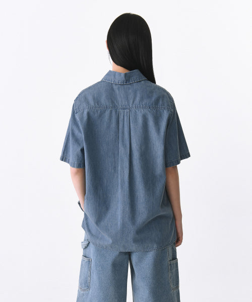 MUSINSA STANDARD WOMAN MUSINSA STANDARD WOMAN Oversized Short Sleeve Denim Shirt (Light Indigo)