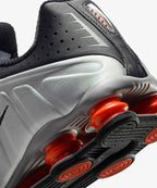 NIKE Nike Sneakers R4 M - Metallic Silver:Black:Picante Red
