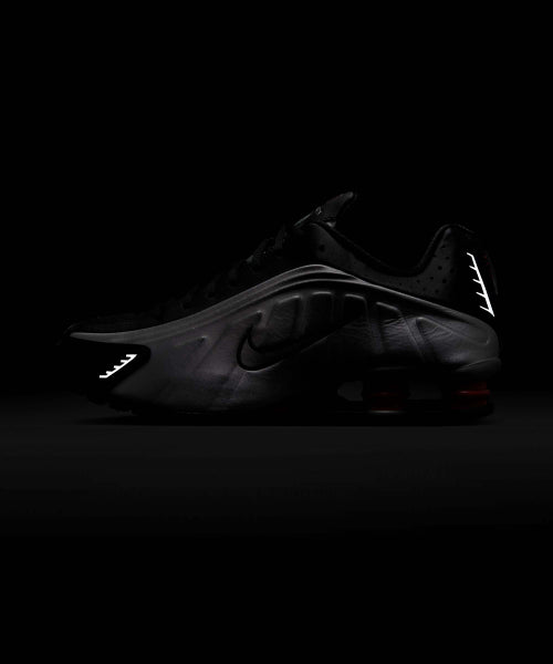 NIKE Nike Sneakers R4 M - Metallic Silver:Black:Picante Red