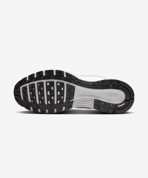 NIKE NIKE Sneakers P-6000 M - White:Metallic Silver:Black