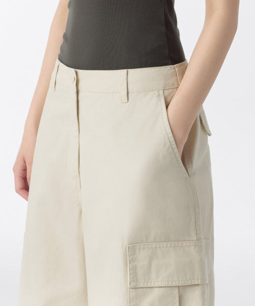 MUSINSA STANDARD WOMAN MUSINSA STANDARD WOMAN Women's Wide Cargo Bermuda Pants (Cream)
