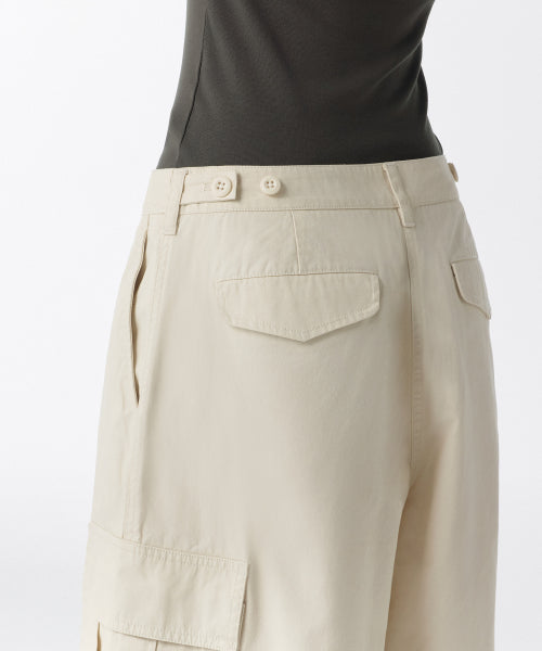 MUSINSA STANDARD WOMAN MUSINSA STANDARD WOMAN Women's Wide Cargo Bermuda Pants (Cream)