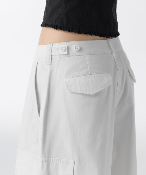 MUSINSA STANDARD WOMAN MUSINSA STANDARD WOMAN Women's Wide Cargo Bermuda Pants (White)