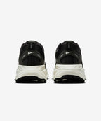 NIKE Nike Vomero 18 Shoes - Black: Coconut Milk: Light Iron Or: Summit White