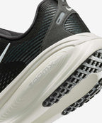 NIKE Nike Vomero 18 Shoes - Black: Coconut Milk: Light Iron Or: Summit White