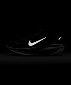 NIKE Nike Vomero 18 Shoes - Black: Coconut Milk: Light Iron Or: Summit White
