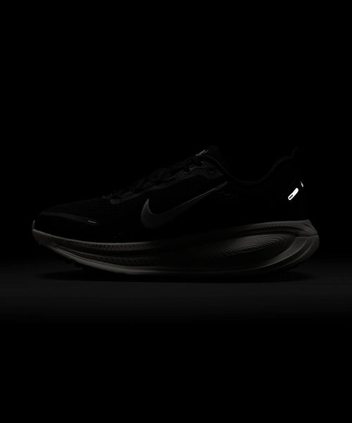 NIKE Nike Vomero 18 Shoes - Black: Coconut Milk: Light Iron Or: Summit White