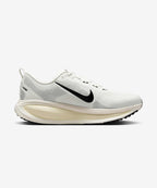 NIKE Nike Vomero 18 M - Summit White: Coconut Milk: Black