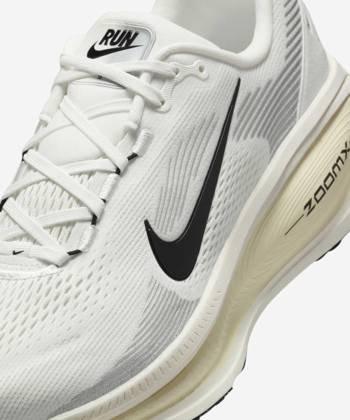 NIKE Nike Vomero 18 M - Summit White: Coconut Milk: Black