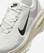 NIKE Nike Vomero 18 M - Summit White: Coconut Milk: Black
