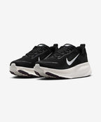 NIKE Nike Vomero 18 Shoes - Black: Coconut Milk: Light Iron Or: Summit White