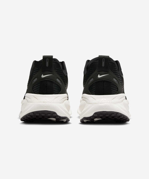 NIKE Nike Vomero 18 Shoes - Black: Coconut Milk: Light Iron Or: Summit White