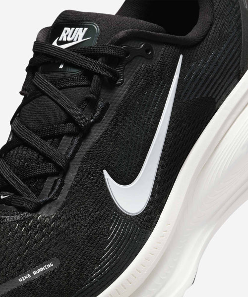 NIKE Nike Vomero 18 Shoes - Black: Coconut Milk: Light Iron Or: Summit White