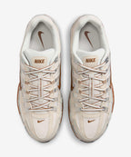 NIKE NIKE Sneakers P-6000 M - Light Orewood Brown