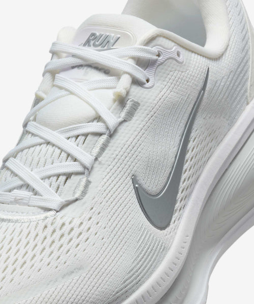 NIKE Nike Vomero 18 W - Women's Running Shoes
