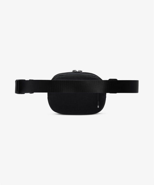 NIKE Nike Aura Crossbody Bag (2L) - Black: Gunmetal
