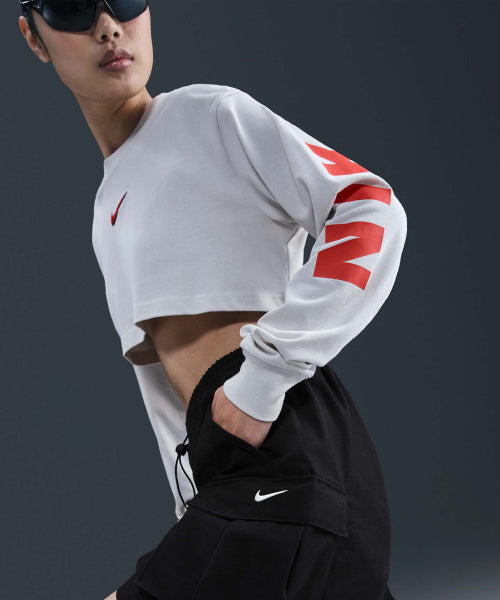 NIKE NIKE Sportswear Mid-Rise Loose Cargo Shorts - Black