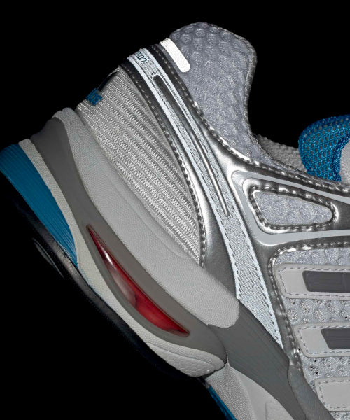 ADIDAS ADIDAS Adistar Control 5 Sneakers - White: Gray