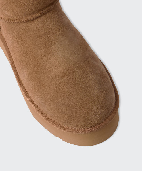 MUSINSA STANDARD WOMAN MUSINSA STANDARD WOMAN Winter Pug Platform Boots (Light Brown)