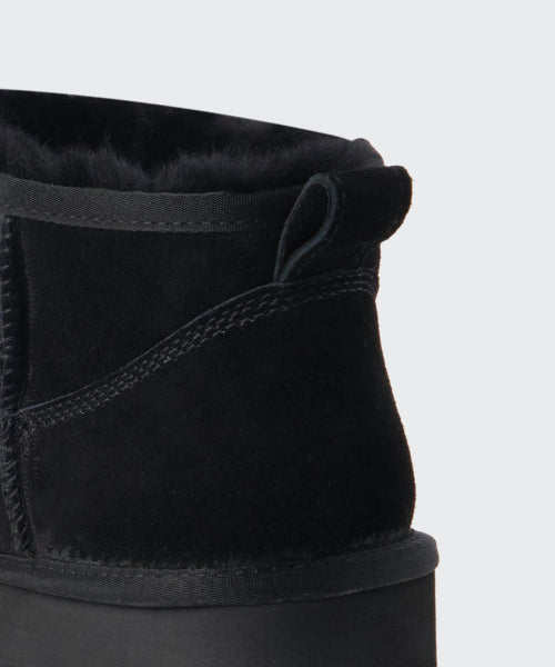 MUSINSA STANDARD WOMAN MUSINSA STANDARD WOMAN Winter Pug Platform Short Boots (Black)