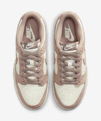NIKE Nike Dunk Low W - Metallic Gold/Malt