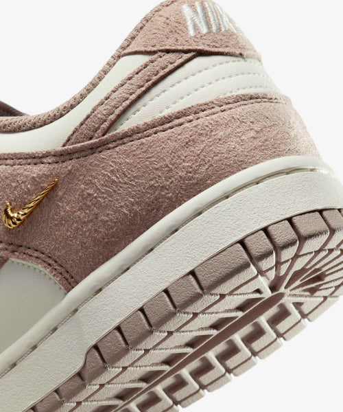NIKE Nike Dunk Low W - Metallic Gold/Malt
