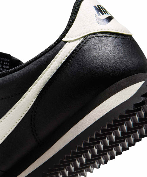 NIKE Nike Sneakers Women's Black:Pale Ivory